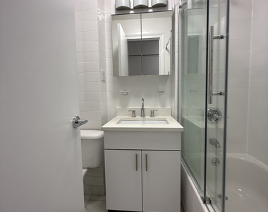 160 West 73rd Street - Photo Thumbnail 6