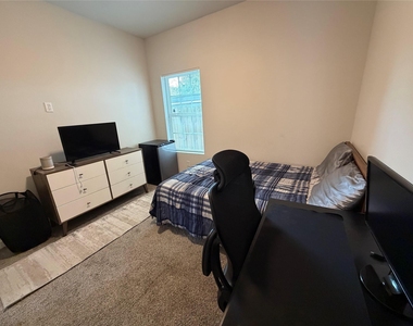 8049 Ritz Street - Photo Thumbnail 5