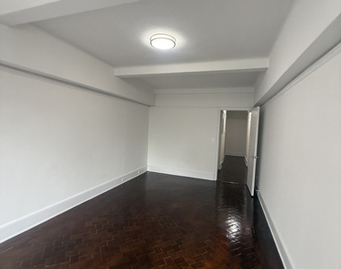 160 West 73rd Street - Photo Thumbnail 2