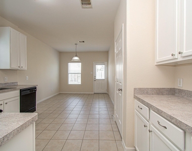 6702 Castle Terrace Ct - Photo Thumbnail 7