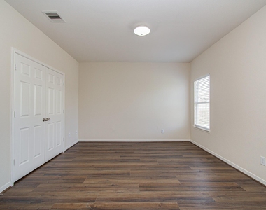 6702 Castle Terrace Ct - Photo Thumbnail 12