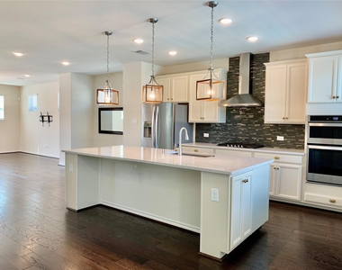 8604 Cedardale Park Drive - Photo Thumbnail 6