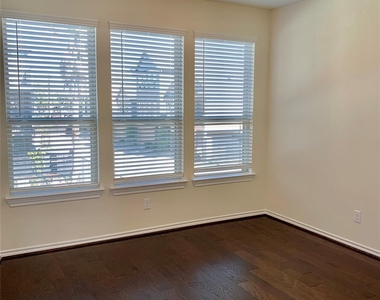 8604 Cedardale Park Drive - Photo Thumbnail 10
