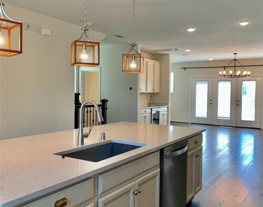 8604 Cedardale Park Drive - Photo Thumbnail 7
