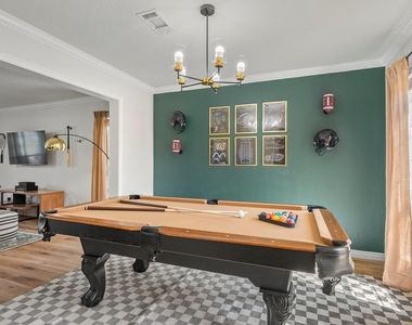 1418 Salem Court - Photo Thumbnail 6
