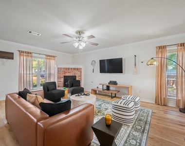 1418 Salem Court - Photo Thumbnail 2