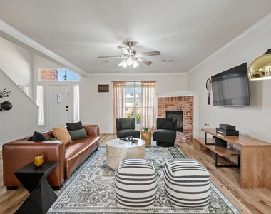 1418 Salem Court - Photo Thumbnail 3