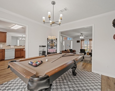 1418 Salem Court - Photo Thumbnail 7