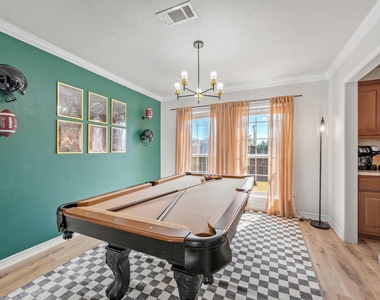 1418 Salem Court - Photo Thumbnail 5