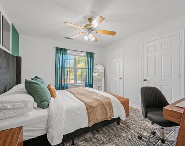 1418 Salem Court - Photo Thumbnail 15
