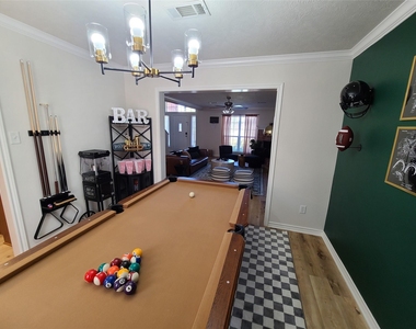 1418 Salem Court - Photo Thumbnail 8