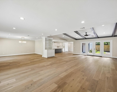 9407 Cranleigh Court - Photo Thumbnail 13