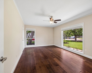 9407 Cranleigh Court - Photo Thumbnail 31
