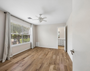9407 Cranleigh Court - Photo Thumbnail 34
