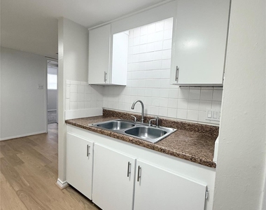 2400 5th Street - Photo Thumbnail 9