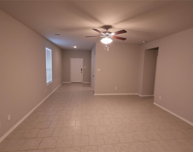 25718 Boxwood Hedge Lane - Photo Thumbnail 4