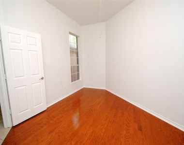 25607 Creston Meadow Drive - Photo Thumbnail 4