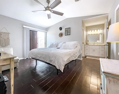 3506 Cove View Boulevard - Photo Thumbnail 1