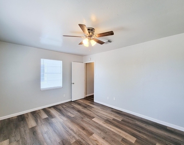 12332 Ormandy Street - Photo Thumbnail 7