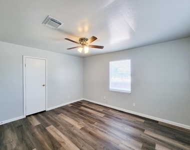 12332 Ormandy Street - Photo Thumbnail 8