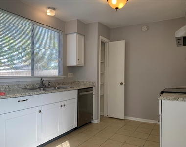 7026 Rockergate Drive - Photo Thumbnail 5