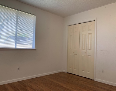 7026 Rockergate Drive - Photo Thumbnail 11