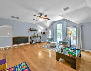 1918 Scenic Park Drive - Photo Thumbnail 35