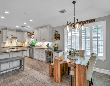 1918 Scenic Park Drive - Photo Thumbnail 10