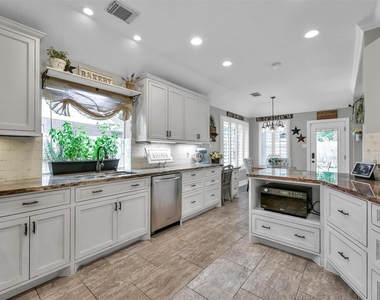 1918 Scenic Park Drive - Photo Thumbnail 15