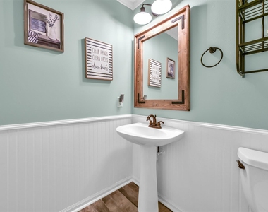 1918 Scenic Park Drive - Photo Thumbnail 7