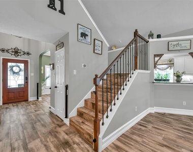 1918 Scenic Park Drive - Photo Thumbnail 4