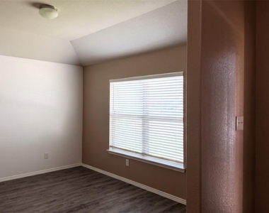 2028 Cedar Tree Court - Photo Thumbnail 7