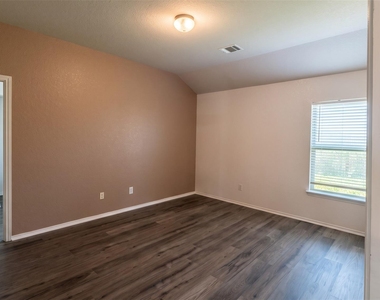 2028 Cedar Tree Court - Photo Thumbnail 9