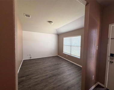 2028 Cedar Tree Court - Photo Thumbnail 8