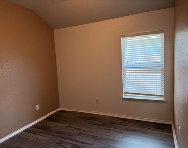 2028 Cedar Tree Court - Photo Thumbnail 13