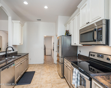 499 Bayard Avenue Ne - Photo Thumbnail 4