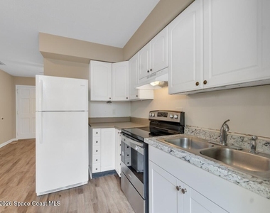 2036 19th Avenue - Photo Thumbnail 10