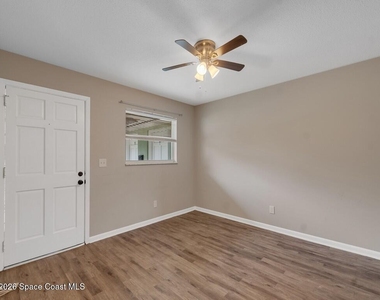 2036 19th Avenue - Photo Thumbnail 5