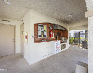 1141 Country Club Drive - Photo Thumbnail 29