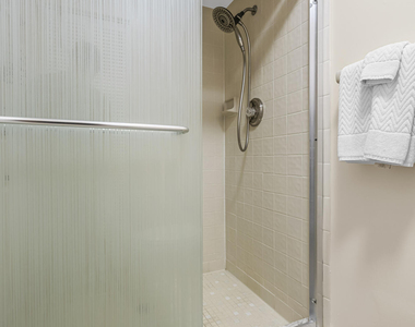 1141 Country Club Drive - Photo Thumbnail 15