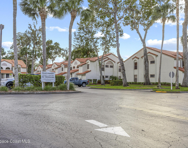 1141 Country Club Drive - Photo Thumbnail 32