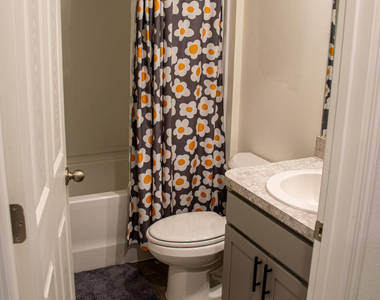 593 Haleybury Street Sw - Photo Thumbnail 9