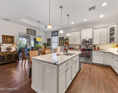121 Seminole Lane - Photo Thumbnail 2