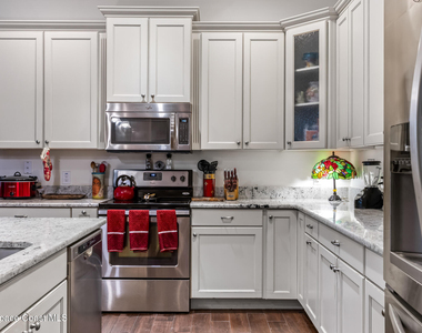 121 Seminole Lane - Photo Thumbnail 4