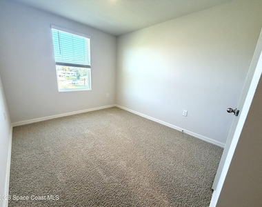 466 Houston Lane - Photo Thumbnail 9