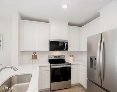 466 Houston Lane - Photo Thumbnail 3