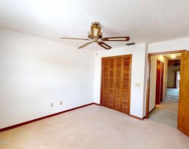 9010 Wedgewood Place - Photo Thumbnail 14