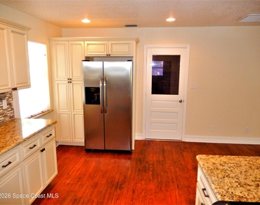 547 Church Street - Photo Thumbnail 3