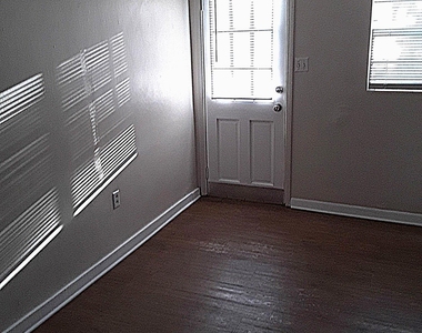 120 Laurel Oak Street - Photo Thumbnail 5