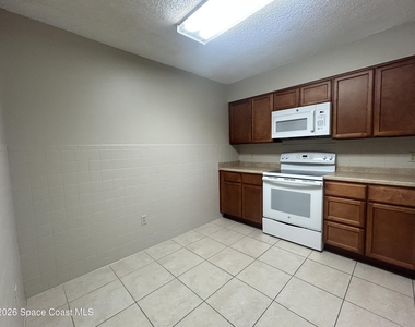 843 Emden Avenue Nw - Photo Thumbnail 5